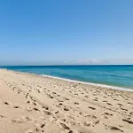 Beachfront High-Rise Condo With Pool And Tennis!