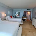 Castle 828 Oceanfront View With Balcony, Pool, Tennis, Beach Access And Free Parking!