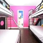 South Beach Rooms And Hostel