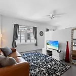 1 Bedroom Suite - Ocean Drive & 6Th Street.
