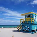 Ocean Breeze Studio With Parking By The Beach