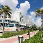 Castle 828 Oceanfront View With Balcony, Pool, Tennis, Beach Access And Free Parking!