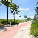 Castle 828 Oceanfront View With Balcony, Pool, Tennis, Beach Access And Free Parking!