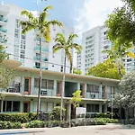 Tropical Studio Escape - Minutes From The Sand