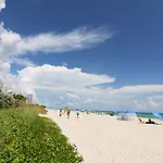 Castle 1608 Intracoastal Bay View Studio, Pool, Tennis, Beach Access & Free Parking