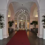 Ocean Front 2 Bedroom And 2 Bathroom Apartment At The Alexander Resort