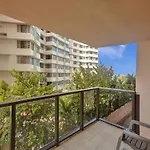 Charming Ocean View Condo Beach Service 516