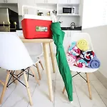 3 Minute Walk To Beach Bungalow Family Friendly Free Parking