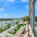Spacious Corner Unit With Bay Views In Miami Beach
