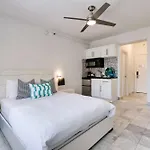 Best Location By The Beach ! Free Wifi - Tv - All Amenities 103