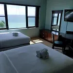 Ocean Front Casablanca Studios With Full Kitchens & Beach Access By Bl Rentals