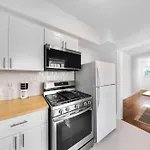 Modern 1 Bd Apt By The Beach
