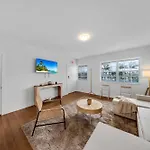 Modern 1 Bd Apt By The Beach