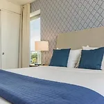 2Br Modern South Beach | 5 Min To Beach | Comfort & Style