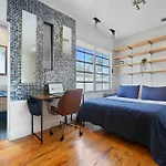 Big Beautiful South Beach Loft - 2Mins From Ocean - Sleeps 8