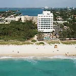 Howard Johnson Plaza Miami Beach North