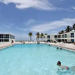 Castle Beach By Suarez Condo Hotel