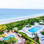 Suites By The Beach