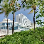 Castle Beach: Sea Grass Condo
