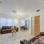 918 Ocean Drive Apartments