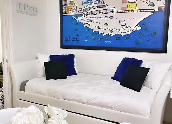 2 Bedroom Ocean Drive Newly Renovated