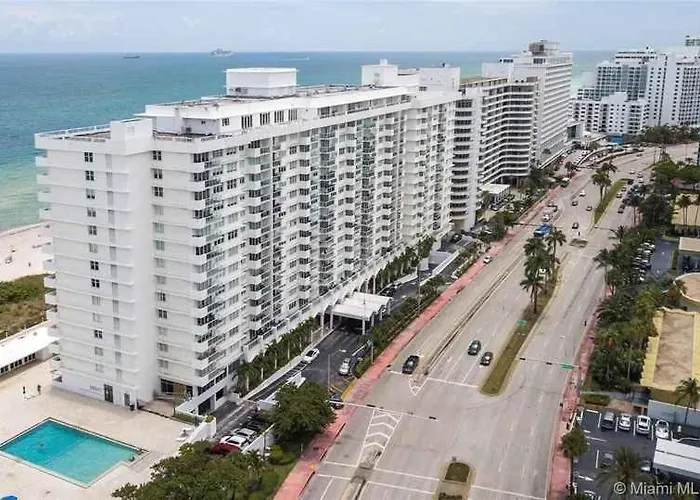 Pavilion Beach, Xl Balcony Suites