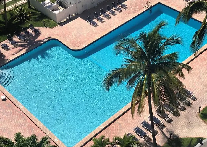 Oceanfront Miami Beach Studio 925