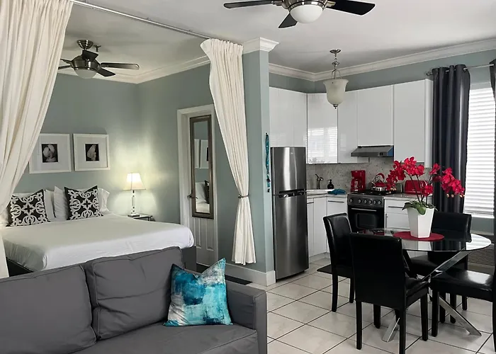 Ocean Breeze Studio With Parking By The Beach