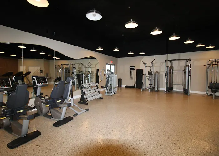 Castle 828 Oceanfront View With Balcony, Pool, Tennis, Beach Access And Free Parking!
