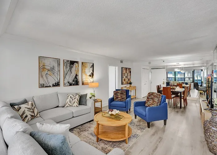 Classic Resort Amenities Condo Steps From The Beach With Gym And Pool 1208
