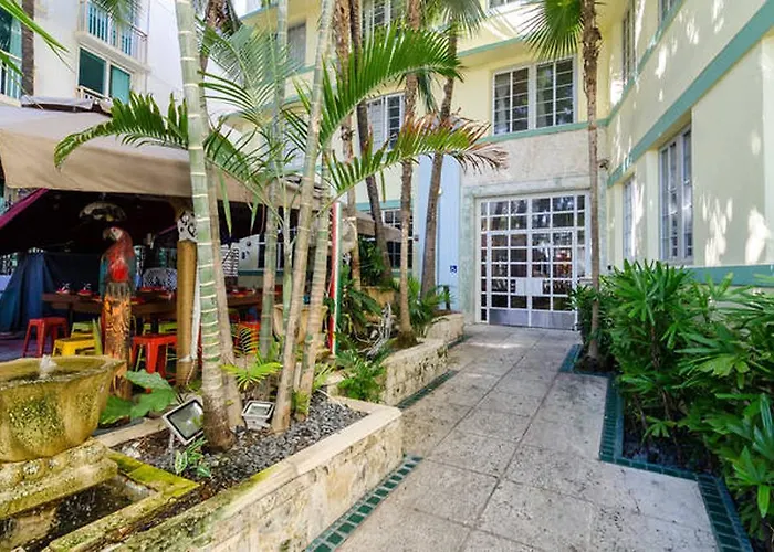 Ocean Drive Studio Historic Building Minutes Walk To The Beach.