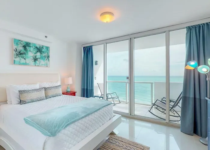 Castle Beach: Sea Grass Condo
