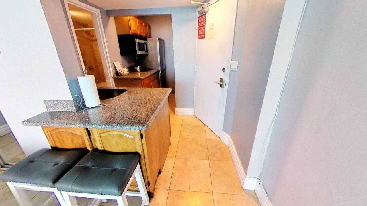 Holiday home Castle 828 Oceanfront View With Balcony, Pool, Tennis, Access And Free Parking!