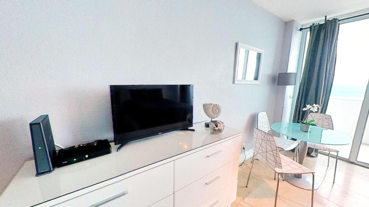 Holiday home Castle 828 Oceanfront View With Balcony, Pool, Tennis, Access And Free Parking!