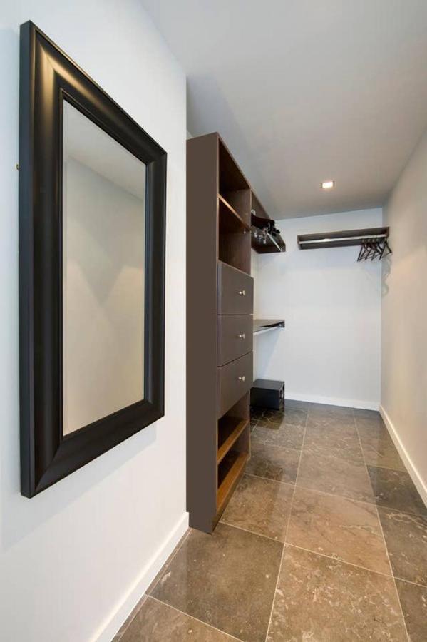 Luxury Boutique Collins Ave Aparthotel