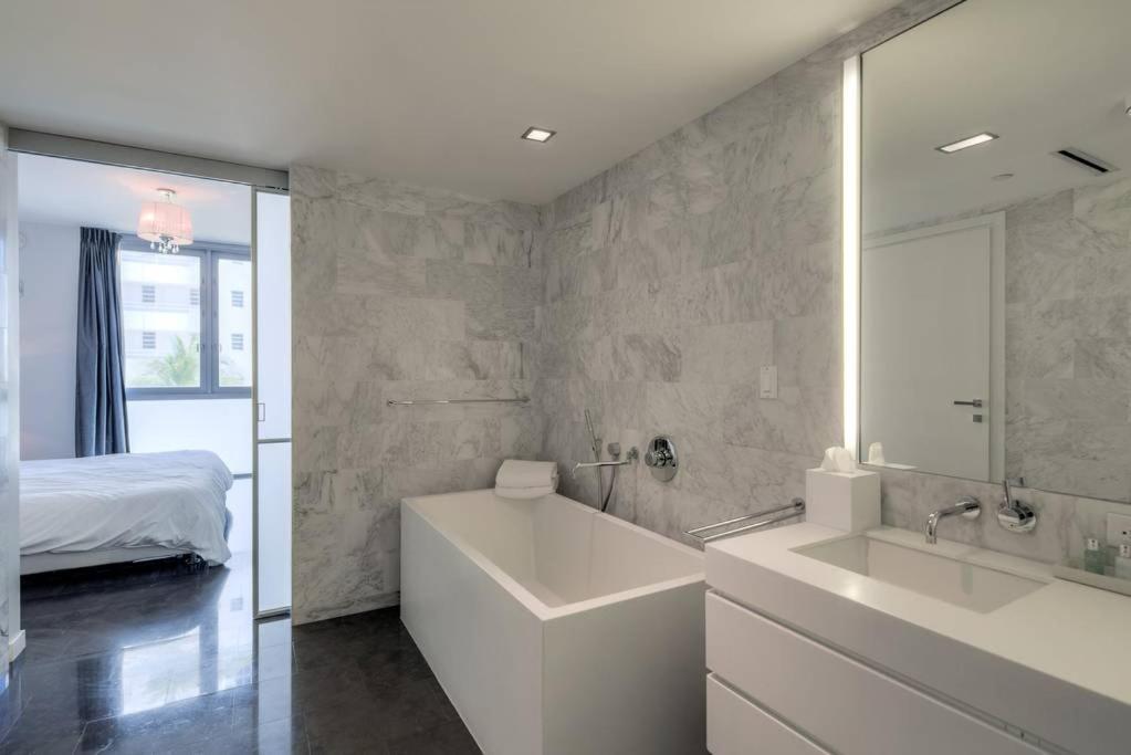 Luxury Boutique Collins Ave 4*
