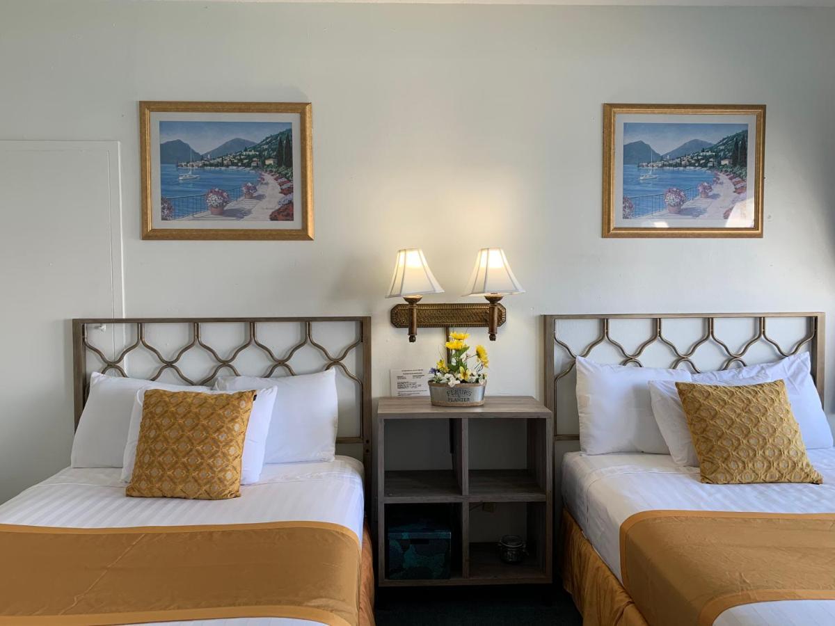 International On The Bay Hotel *