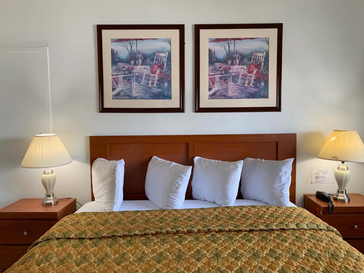 International On The Bay Hotel *