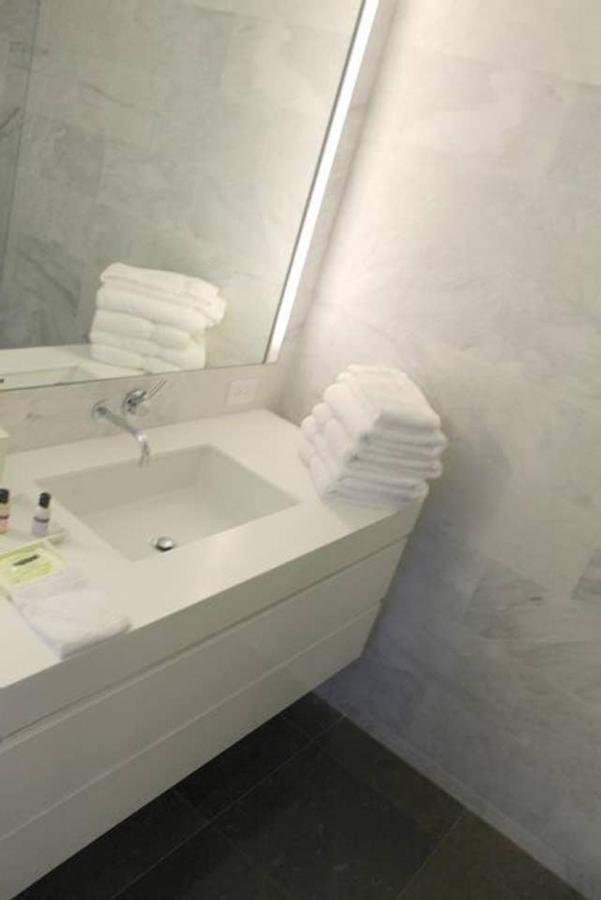 Luxury Boutique Collins Ave Aparthotel