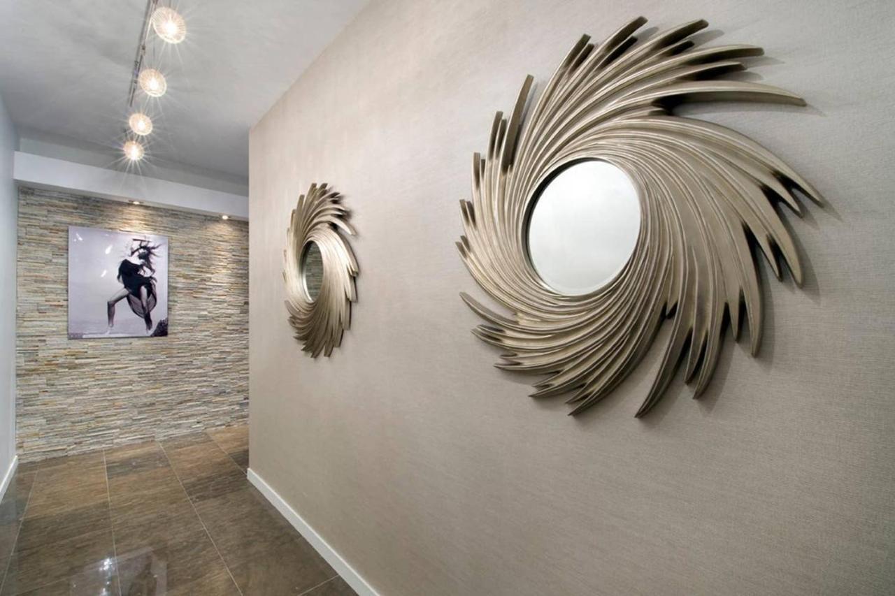 Luxury Boutique Collins Ave Aparthotel