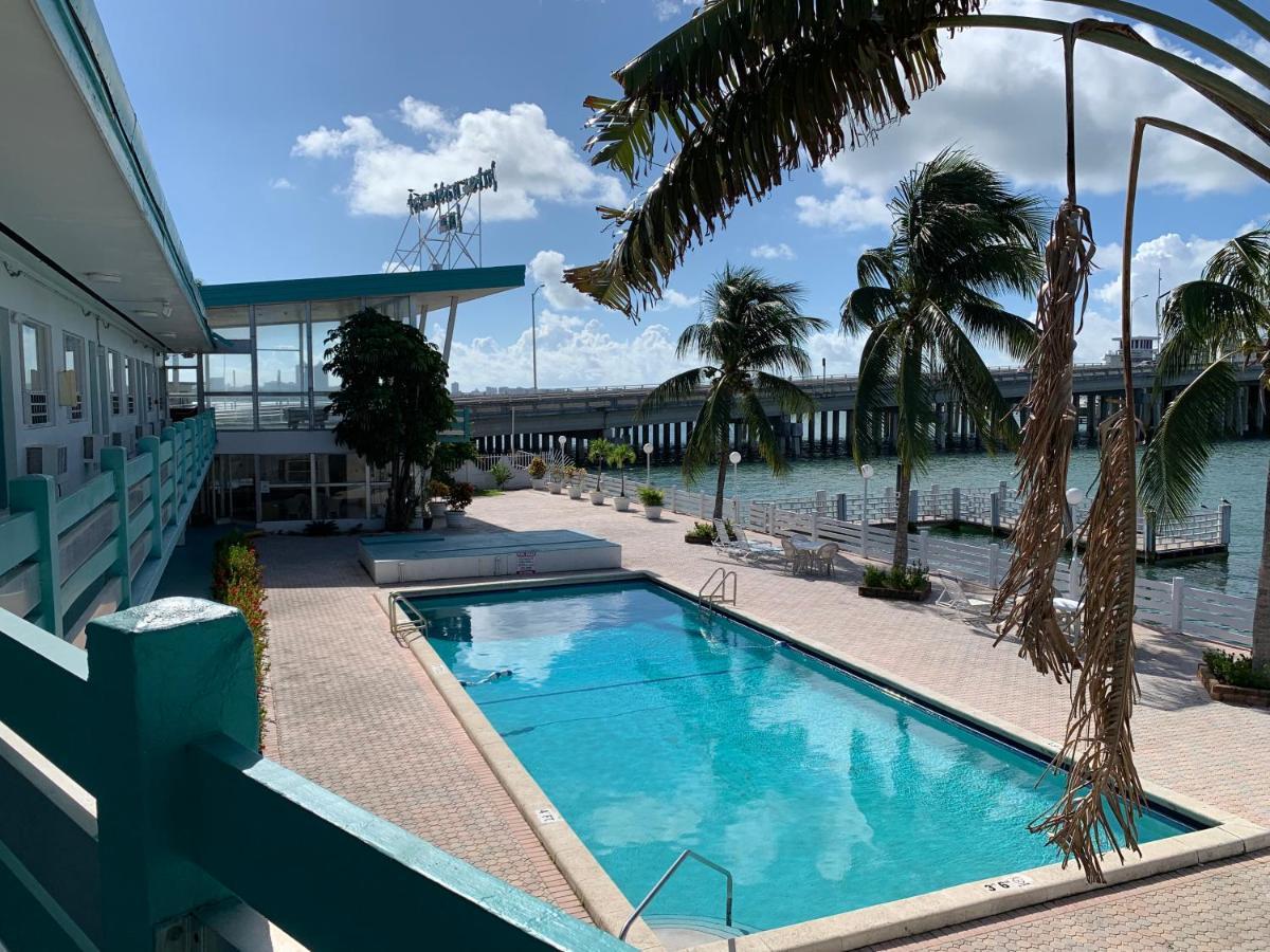 International On The Bay Hotel
