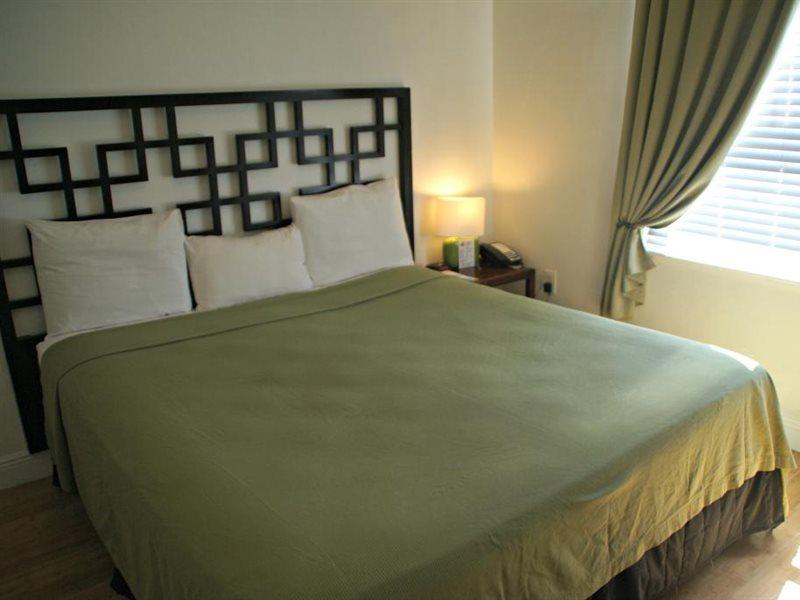 Hotel South Plaza 3*