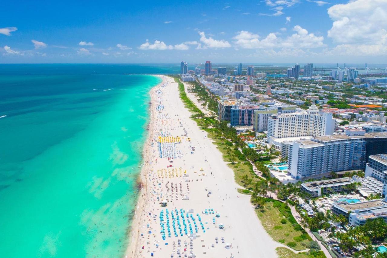 2 Bedroom Ocean Drive Newly Renovated * Miami Beach