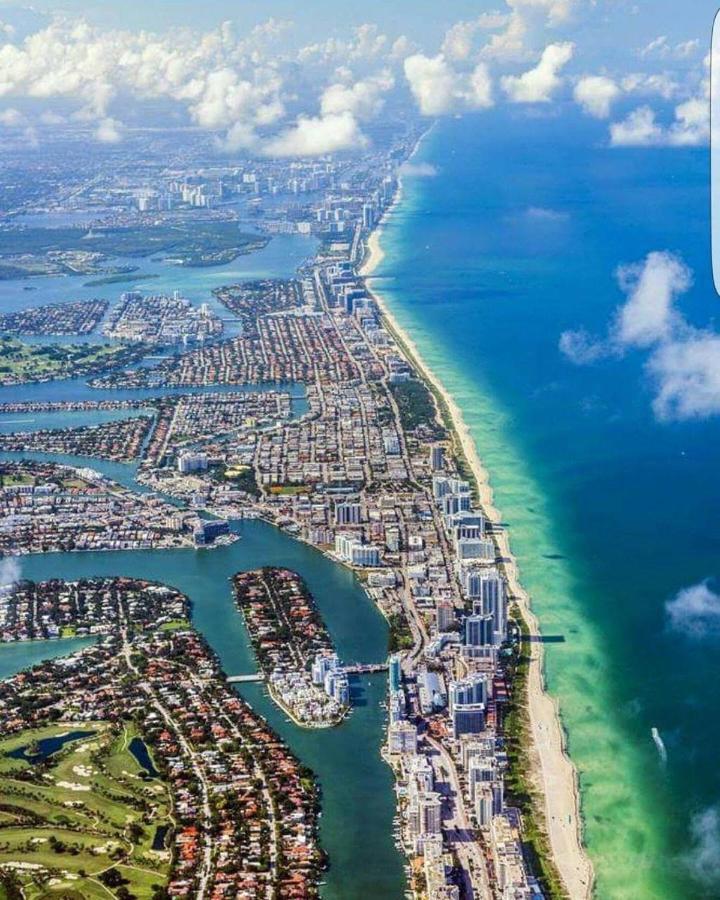 2 Bedroom Ocean Drive Newly Renovated Miami Beach