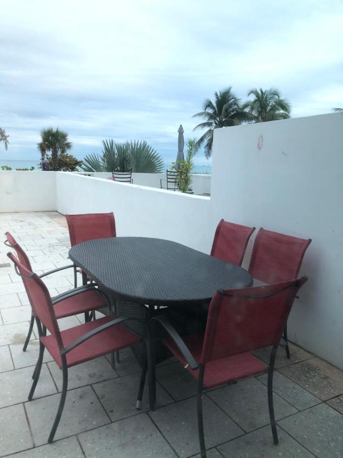 Katy, Beachfront Apartment