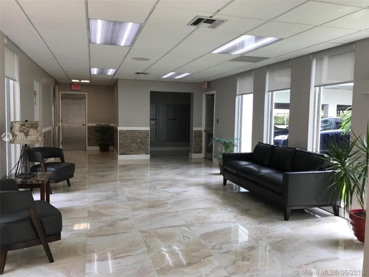 Apartment Walk To The At Sunny Isles