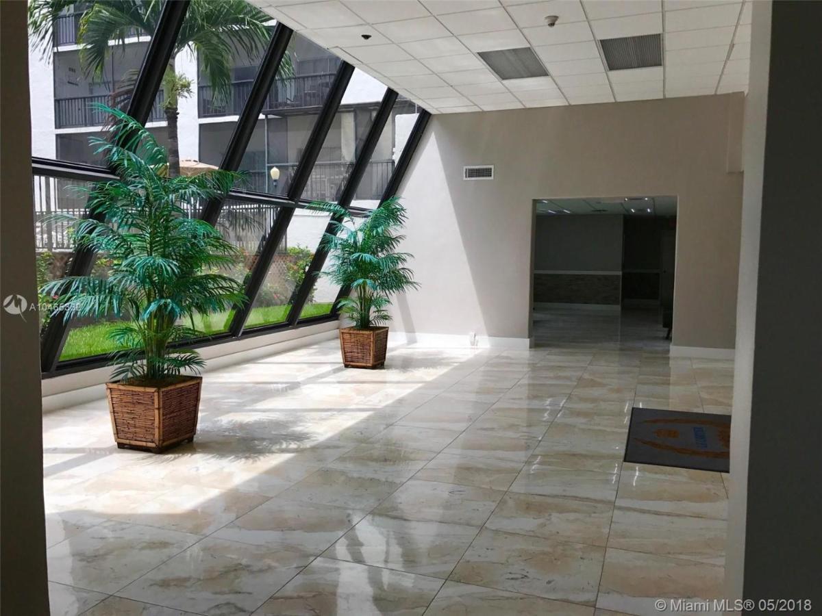 Walk To The At Sunny Isles * Miami Beach