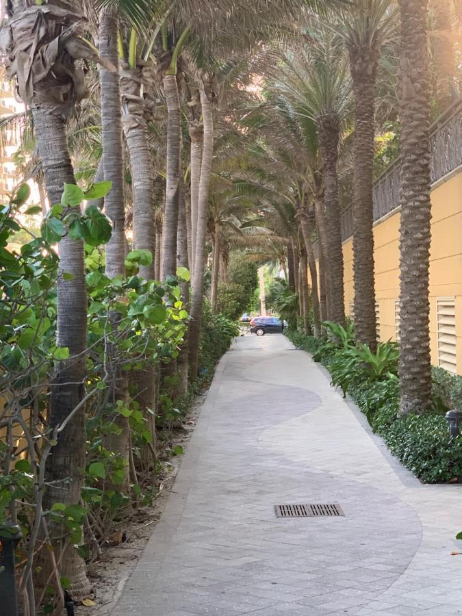 Walk To The At Sunny Isles * Miami Beach