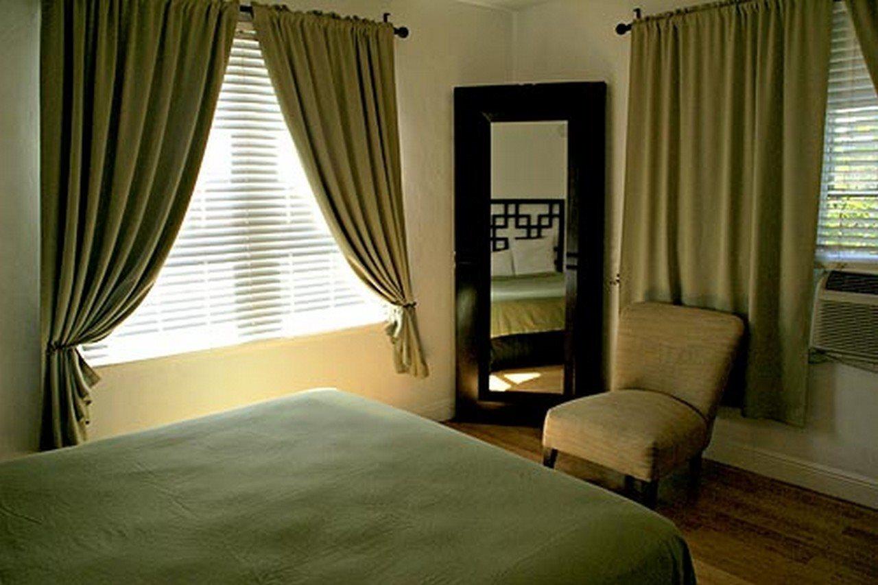South Plaza Hotel