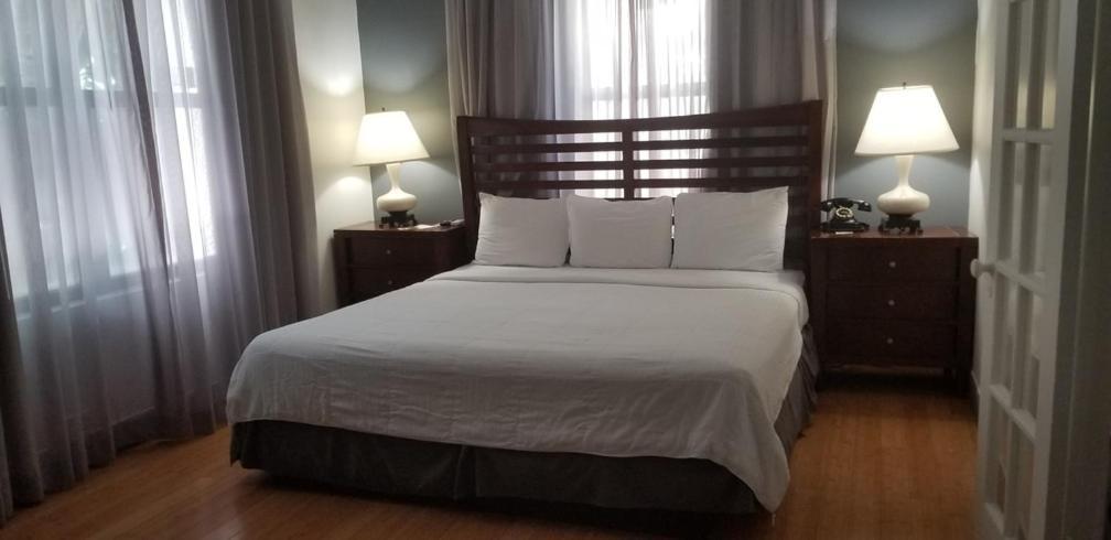 South Plaza Hotel
